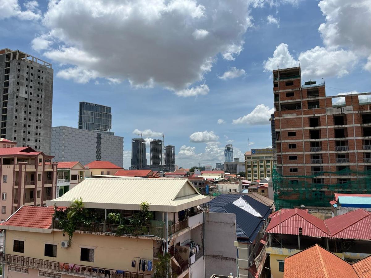 Chung Hsin Hotel 中信酒店 Phnom Penh Exterior foto